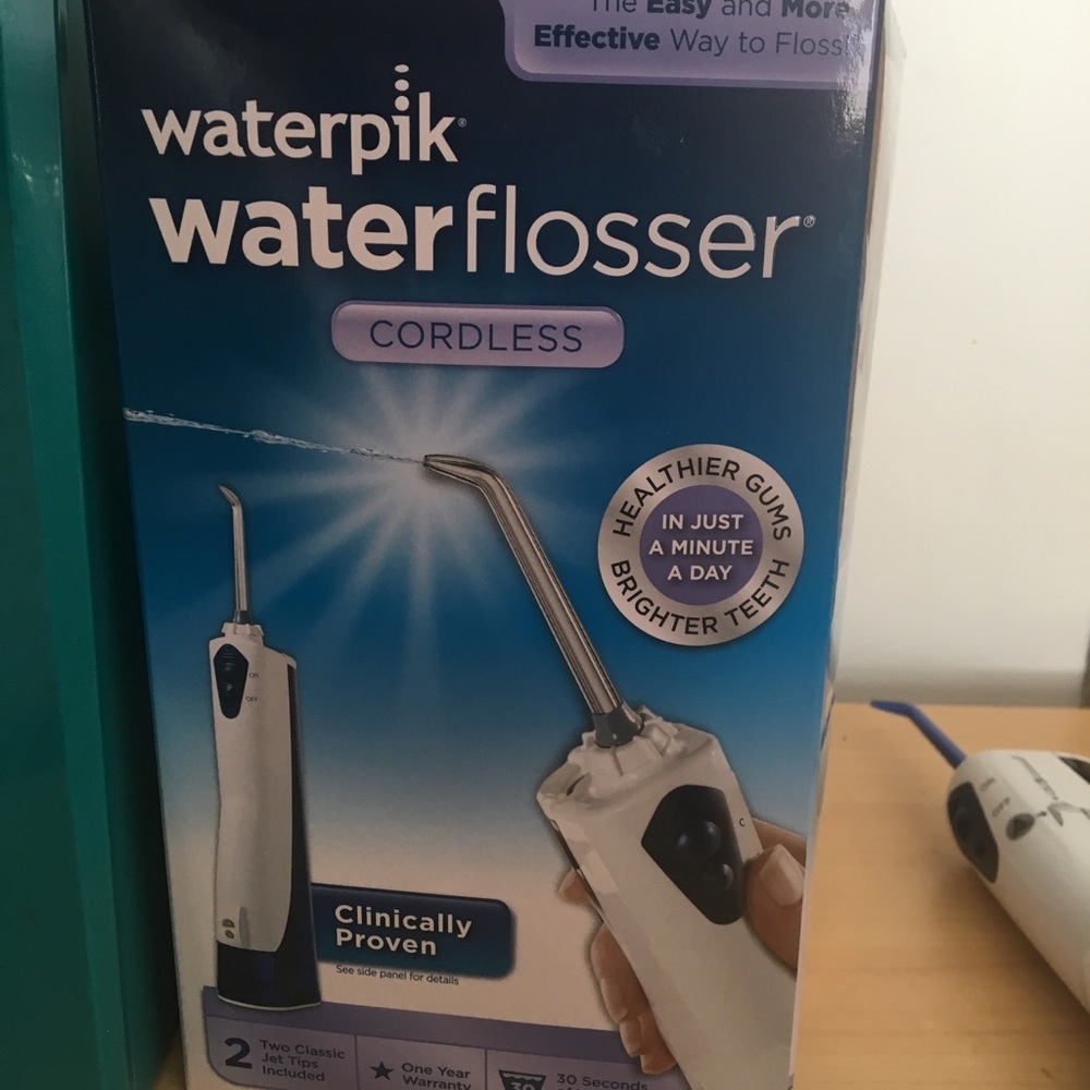Water flosser